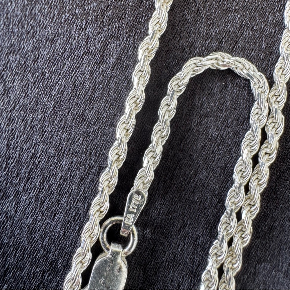 Elegant Silver Rope Chain Necklace - Picture 9 of 10